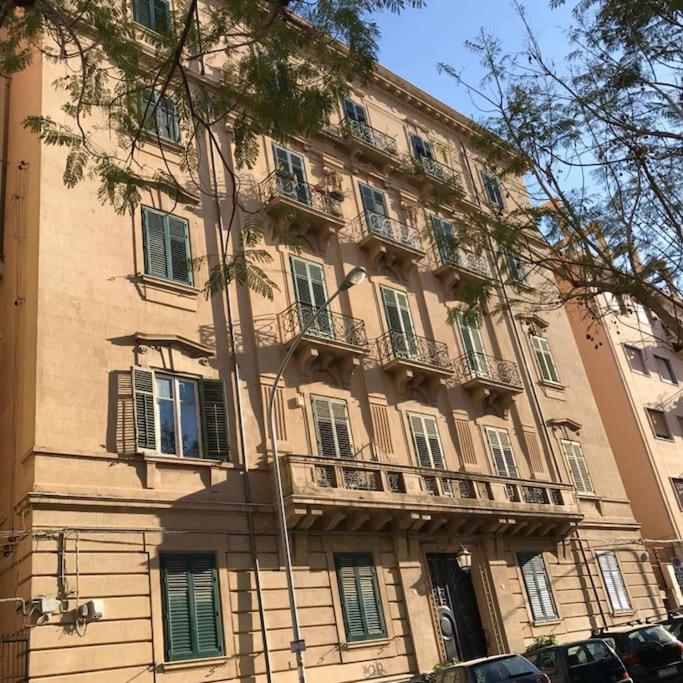 Bibi Appartamento A Due Passi Dal Tribunale Centro 팔레르모 외부 사진